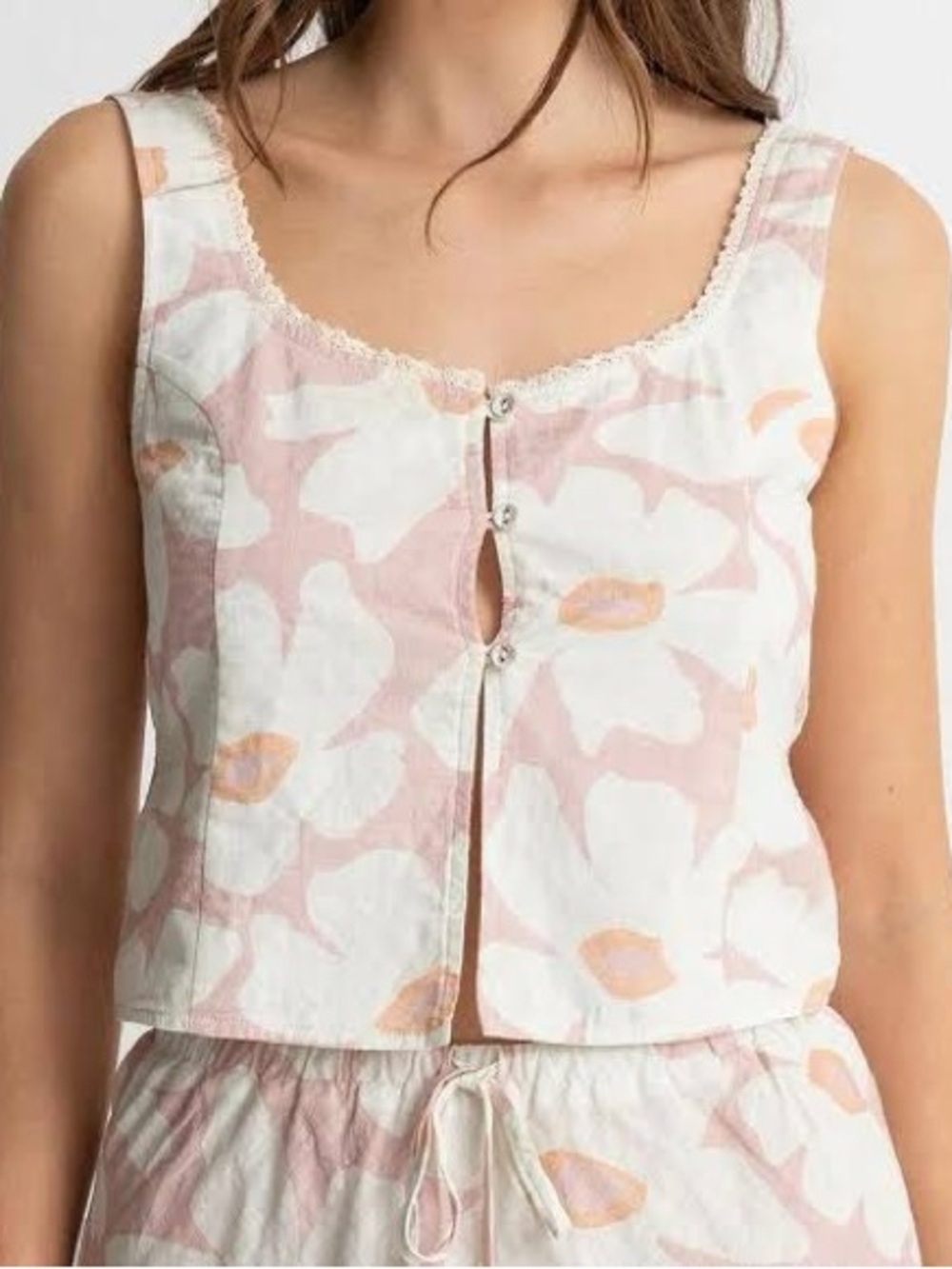 Rhythm Floral Sleeveless Button Front Crop Top in Blush & White